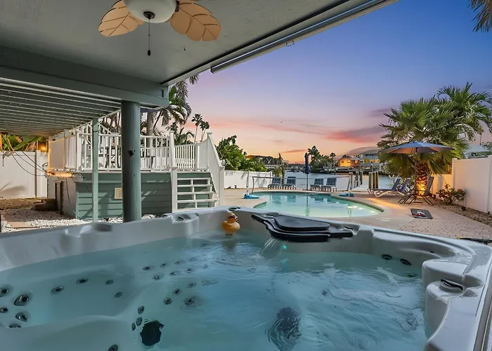 Holiday home Waterfront Indian Rocks Gem *