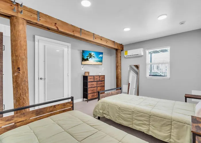 Waterfront Indian Rocks Gem *