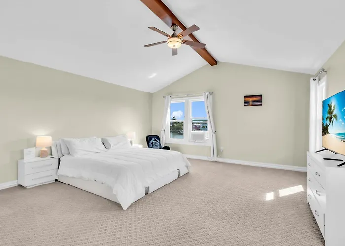 Waterfront Indian Rocks Gem * Clearwater Beach